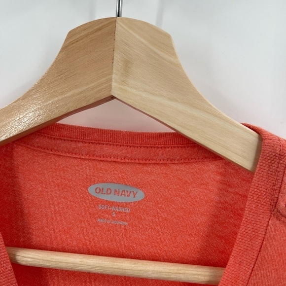 Old Navy Mens Tank Top Soft Washed Chest Pocket NEW - Picture 3 of 6